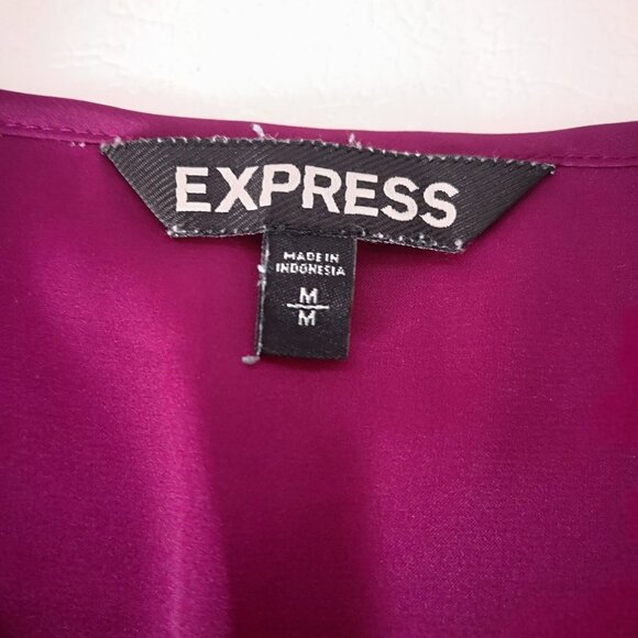 2/$20.00 Mix & Match Express Ladies V-neck Short Sleeve Loose Fit Tunic / Blouse - Picture 3 of 6